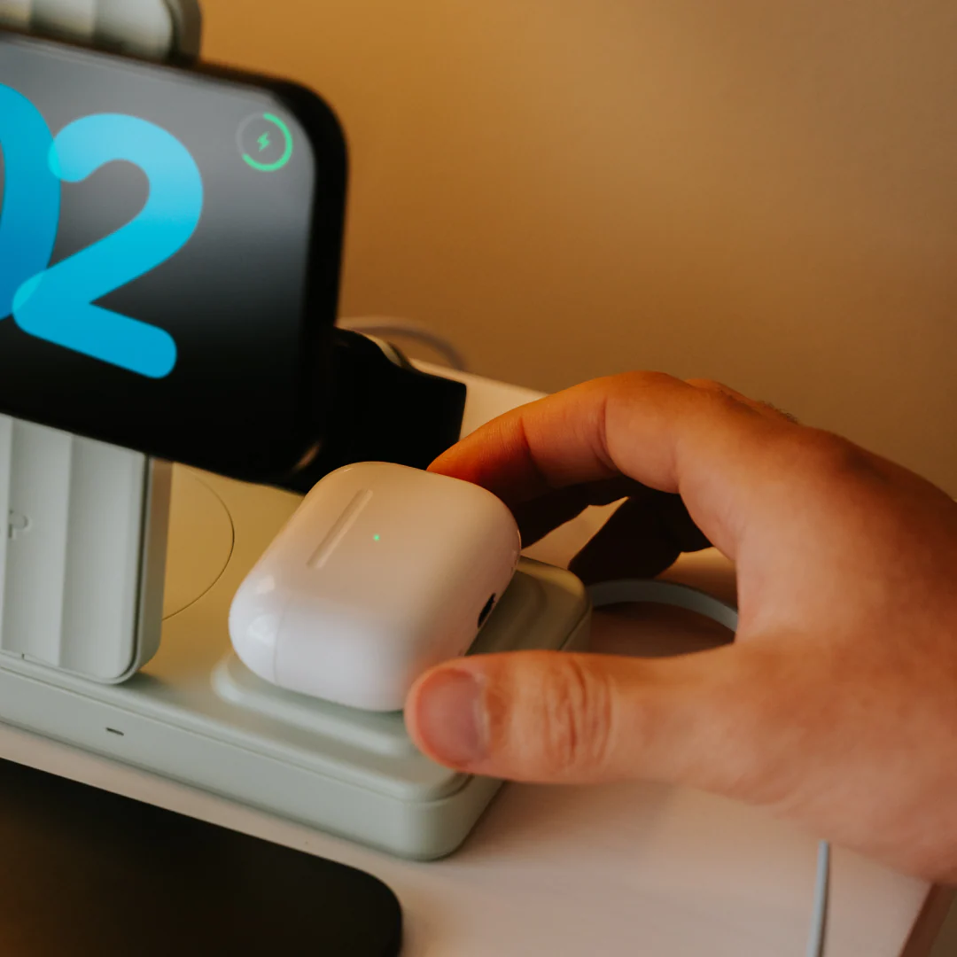 PowerBase 4 - 5 in 1 Charging Station - Image 4